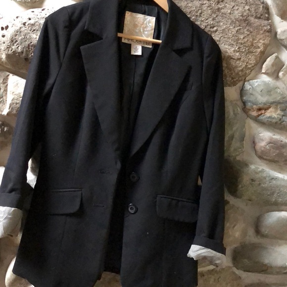 Blazer - Picture 3 of 4